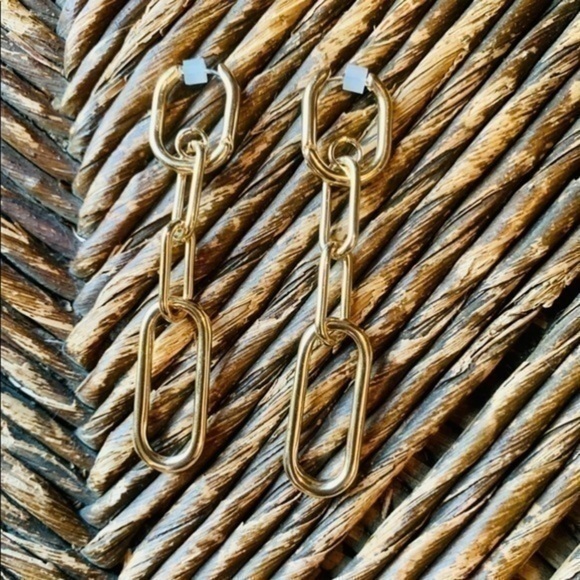 ✨✨Gold Tone Longline Chainlink Dangle Earrings ✨✨ - Picture 5 of 5